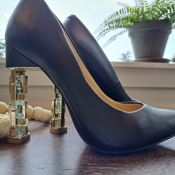 Katy Perry the Suzie black + Gold size 8.5 - Picture 2 of 6